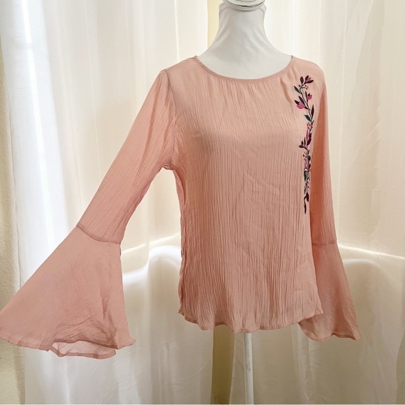 Flare sleeves embroidered floral blouse Size M - Picture 2 of 10